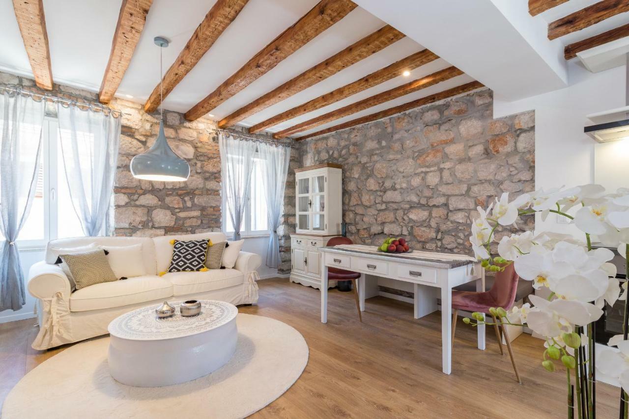 Deluxe Apartment Mimi روفينج المظهر الخارجي الصورة